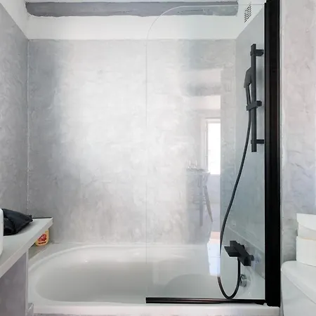 Renoveted - - Ac * Cannes