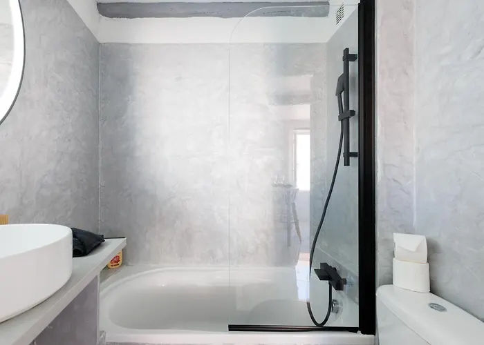 Renoveted - - Ac * Cannes